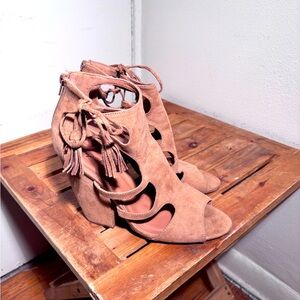 Qupid Open Toe Faux Suede Block Heel Sandals